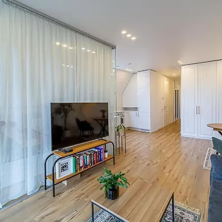 Sky With Free Parking And Balcony & Ac