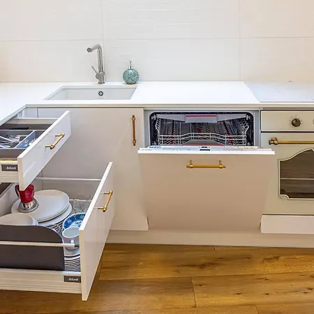 Apartment Sky With Free Parking And Balcony & Ac *