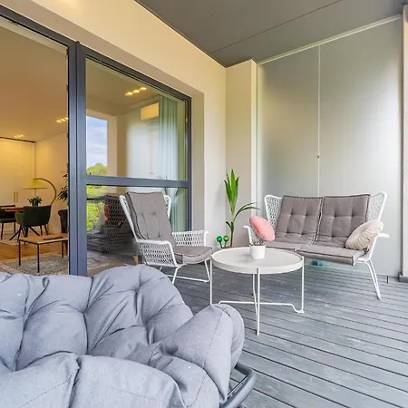 Sky With Free Parking And Balcony & Ac Apartment *